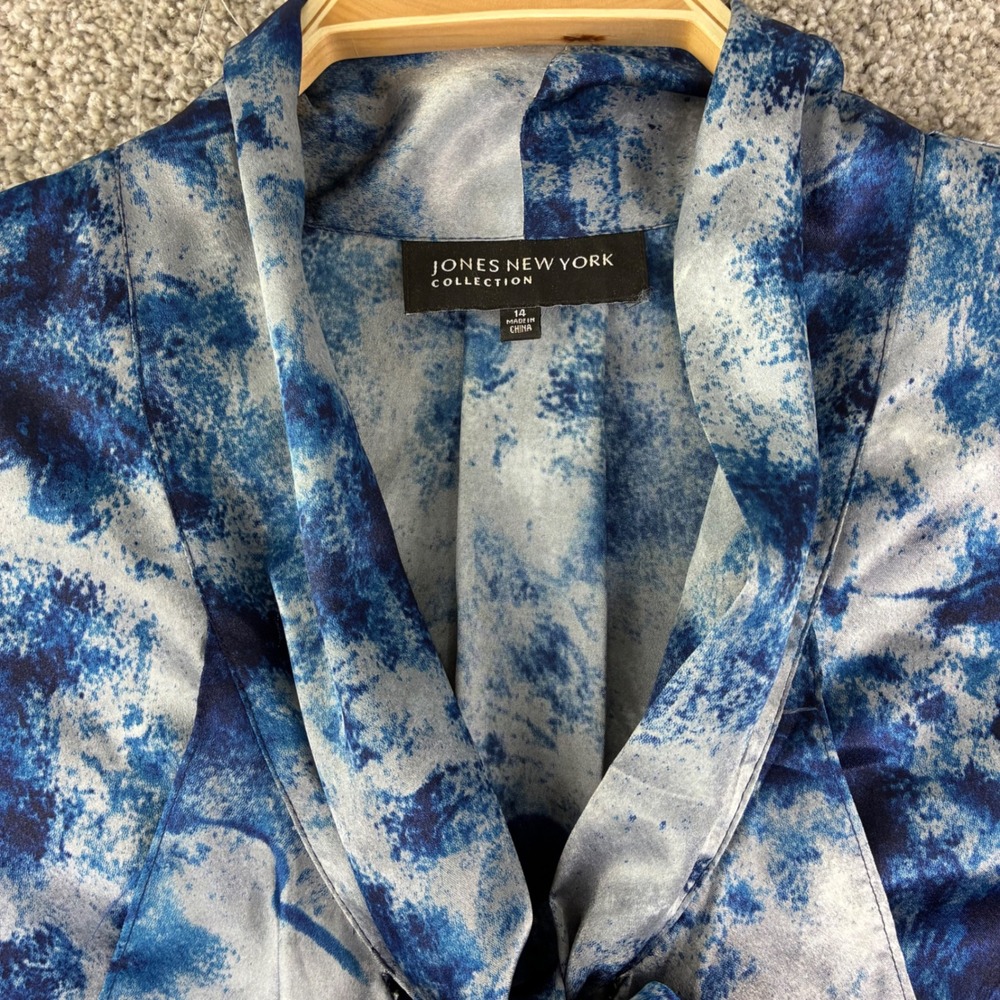 Jones New York Blouse Women 14 Blue Abstract Tie Neck Ruffle Front Professional‎